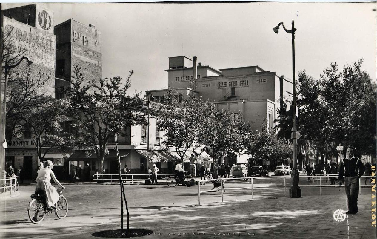 Sidi bel abbes 526- Carrefour des 4 horloges COLLECTION DES AMIS DE ND DE SANTA CRUZ.jpg